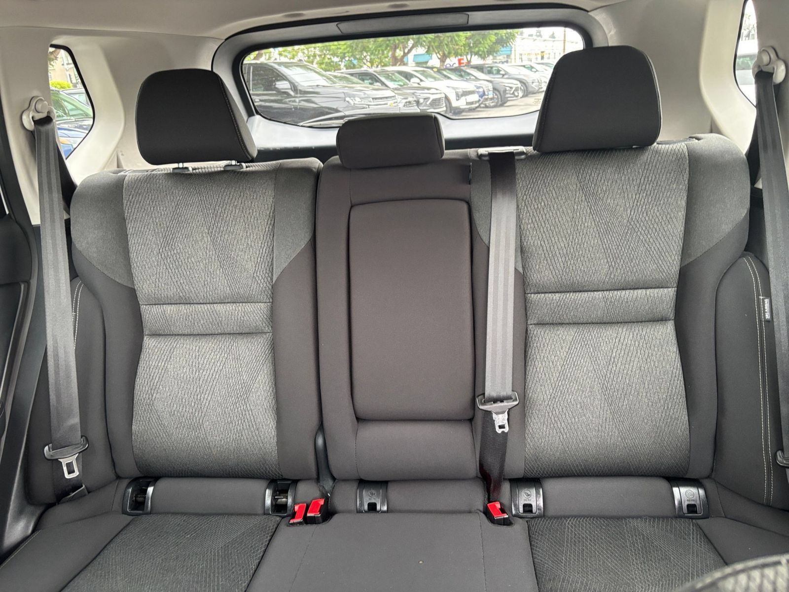 Used 2025 Nissan Rogue SV FWD image 38