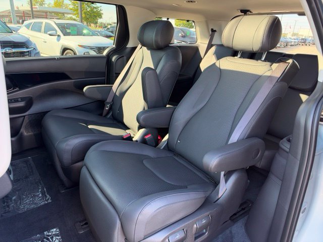 Used 2025 Kia Carnival SX Prestige FWD image 32
