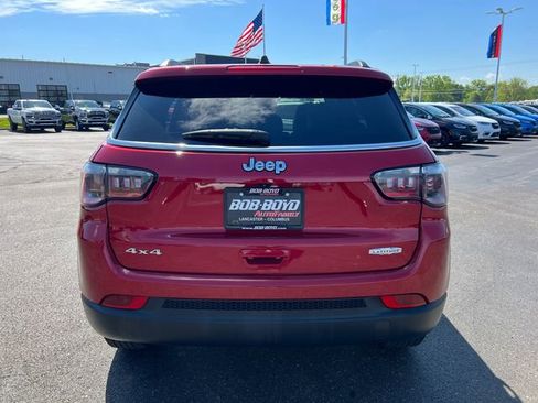 Used 2025 Jeep Compass Latitude w/ Sun & Sound Group AWD/4WD image 6