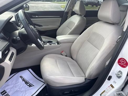 Used 2019 Nissan Altima 2.5 SV FWD image 13