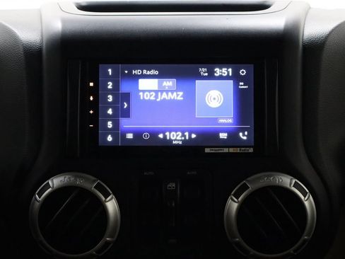Used 2012 Jeep Wrangler Unlimited Sahara w/ Max Tow Pkg AWD/4WD image 24