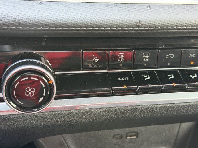 Used 2025 Chevrolet Equinox LT w/ Safety and Technology Package FWD image 20