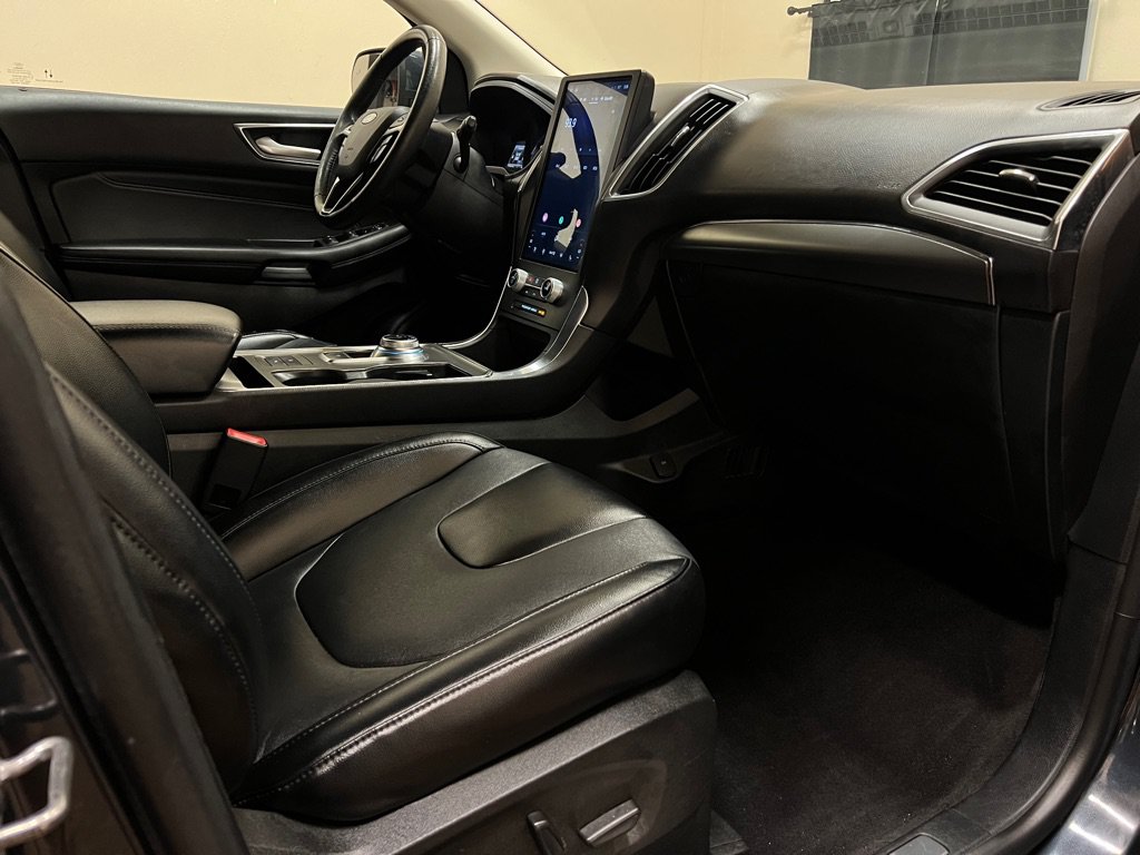 Used 2022 Ford Edge Titanium AWD/4WD image 21
