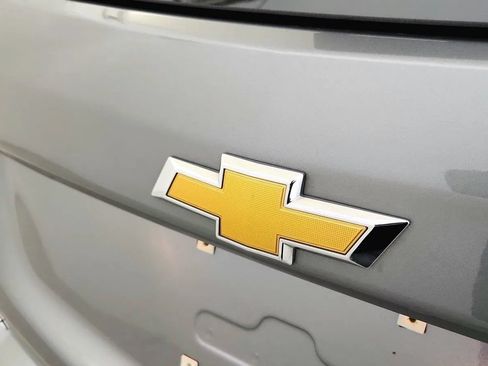 Used 2024 Chevrolet Equinox LT FWD image 16
