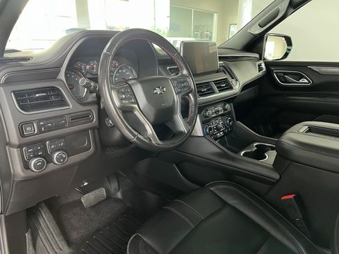 Used 2021 Chevrolet Suburban RST w/ Luxury Package AWD/4WD image 9