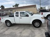 Used 2014 Nissan Frontier SV image 3