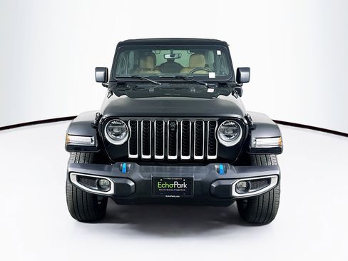 Used 2022 Jeep Wrangler Unlimited Sahara w/ Safety Group AWD/4WD image 2
