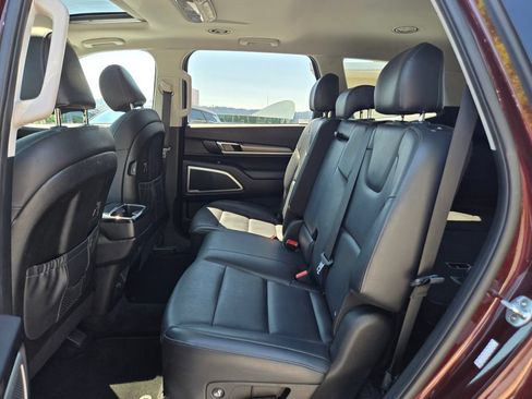 Used 2020 Kia Telluride S w/ S 8 Passenger Seating Package AWD/4WD image 16