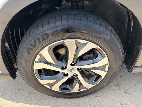 Used 2022 Subaru Outback Limited image 11