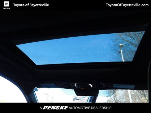 Used 2024 Toyota Corolla Cross XSE image 6