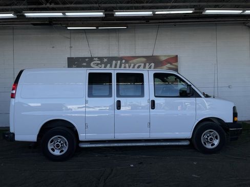 Used 2024 GMC Savana 2500 w/ Driver Convenience Package image 6