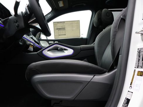 New 2026 Mercedes-Benz GLS 580 4MATIC image 40