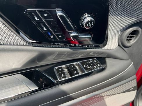 Certified 2025 Cadillac Optiq Sport 2 w/ LPO, Floor Liner Package AWD/4WD image 11