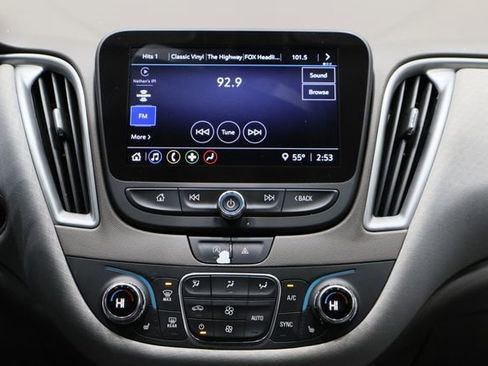 Used 2022 Chevrolet Malibu LT image 27