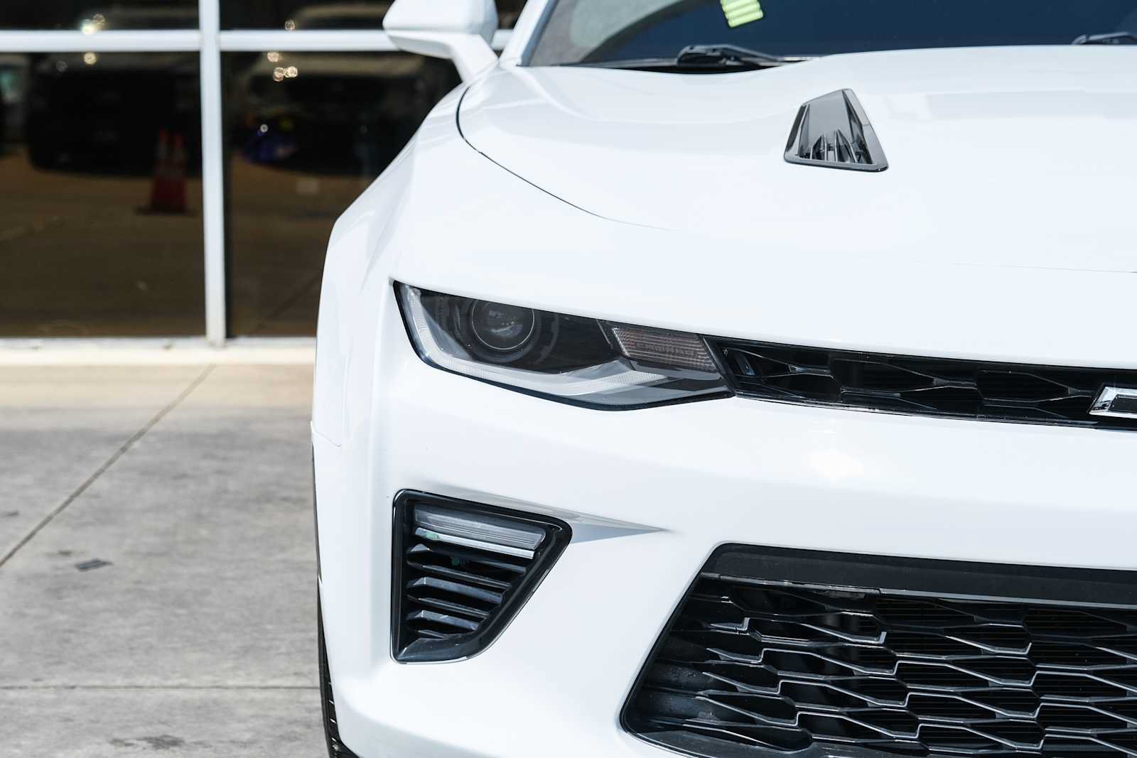 Used 2018 Chevrolet Camaro SS RWD image 5