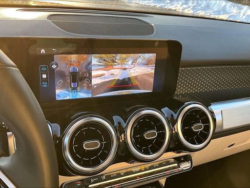 Used 2026 Mercedes-Benz GLB 250 4MATIC image 23