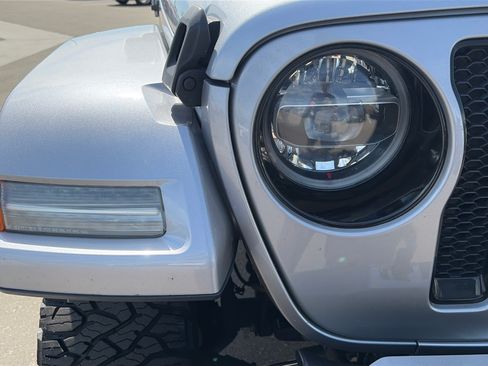 Used 2021 Jeep Wrangler Unlimited Sahara AWD/4WD image 10