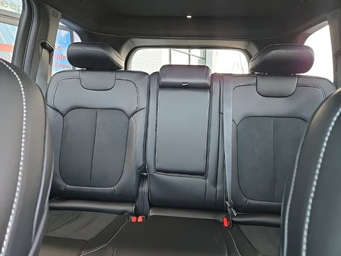 New 2026 Jeep Grand Cherokee Altitude image 33