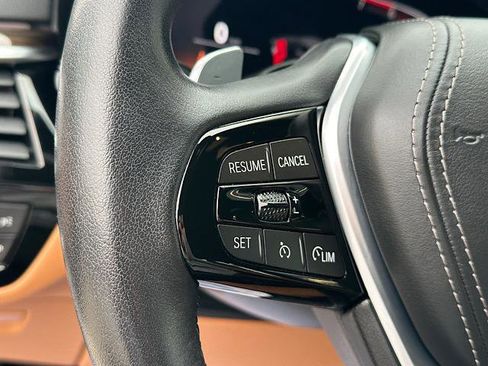 Certified 2022 BMW 530i xDrive w/ Premium Package image 24