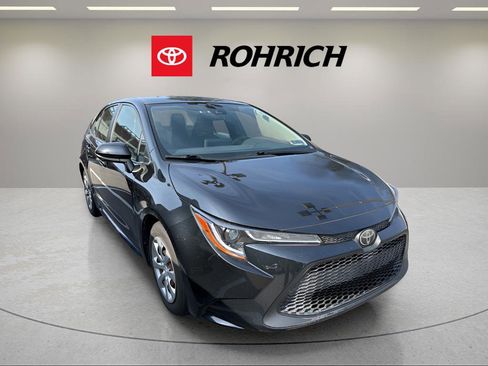 Used 2020 Toyota Corolla LE image 4