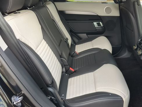 New 2026 Land Rover Discovery Limited Edition AWD/4WD image 22