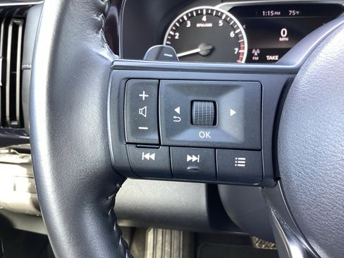 Used 2024 Nissan Pathfinder SV image 32