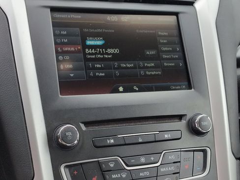 Used 2016 Ford Fusion SE FWD image 27