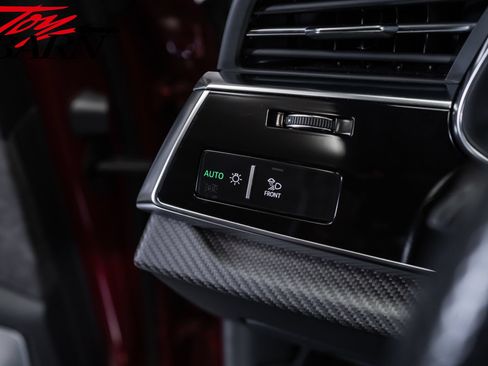 Used 2022 Audi RS Q8 AWD/4WD image 30