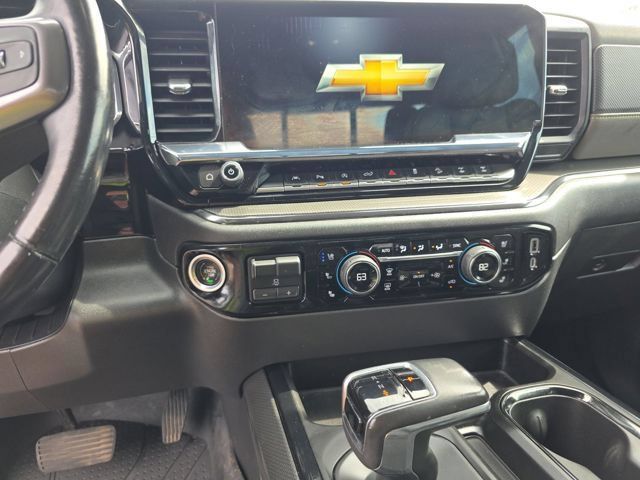 Used 2022 Chevrolet Silverado 1500 ZR2 w/ Technology Package AWD/4WD image 9