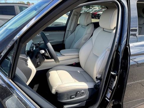 New 2025 Genesis GV70 2.5T Select w/ Select Package image 9