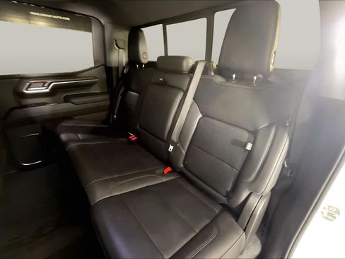 Used 2024 GMC Sierra 1500 SLT RWD image 18
