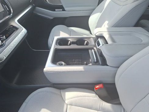 New 2025 Ford Expedition Platinum w/ Driver's Package image 17