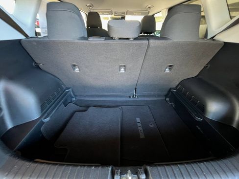 Used 2025 Kia Soul LX w/ LX Technology Package FWD image 31