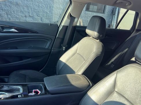 Used 2018 Buick Regal Essence AWD/4WD image 15
