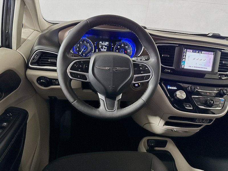 Used 2023 Chrysler Voyager LX FWD image 22