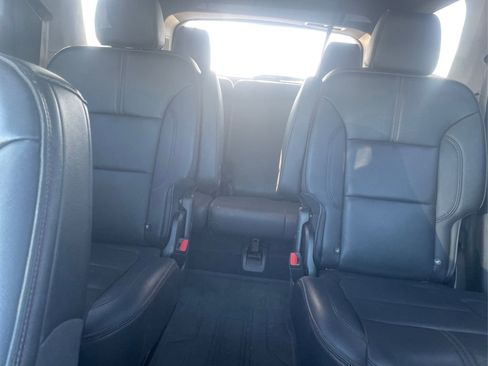 Used 2022 Chevrolet Traverse RS AWD/4WD image 10
