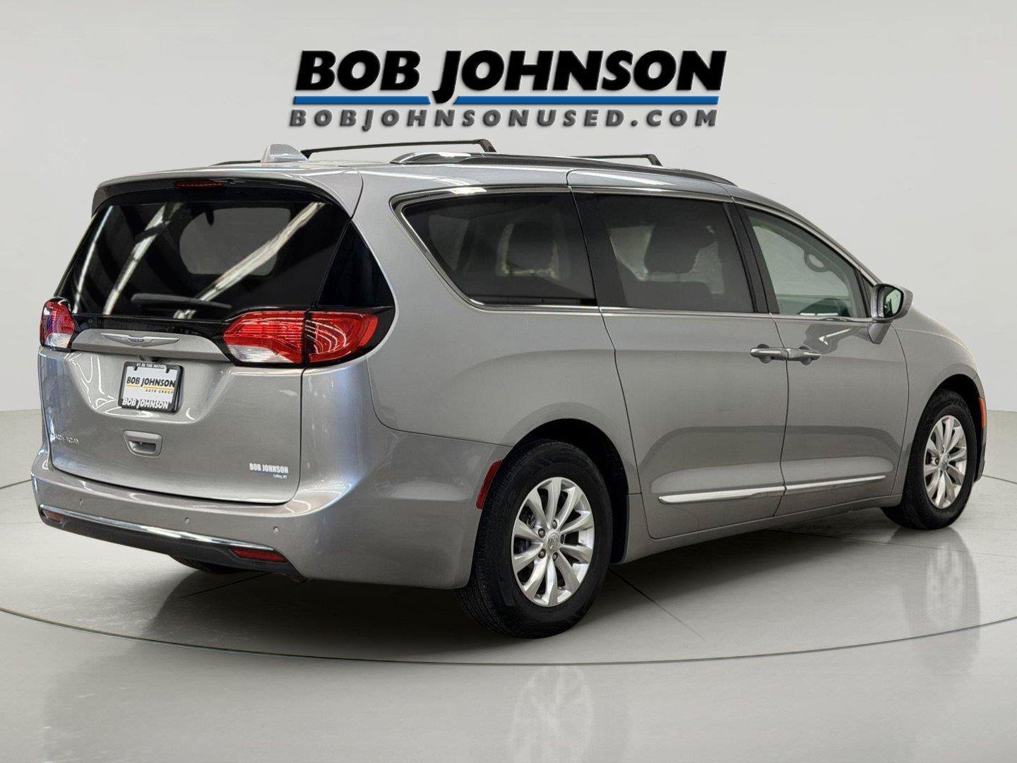 Used 2018 Chrysler Pacifica Touring-L FWD image 11