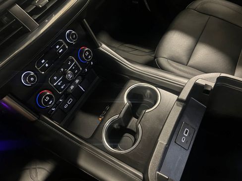 Used 2023 Chevrolet Tahoe Z71 w/ Luxury Package AWD/4WD image 16