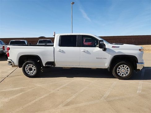 Used 2024 Chevrolet Silverado 2500 LT image 5
