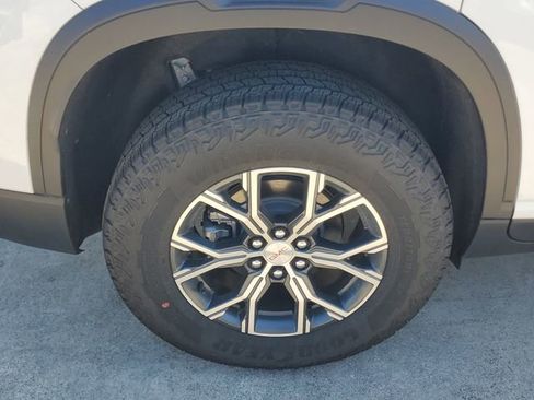 New 2025 GMC Acadia AT4 image 5