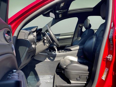 Used 2018 Alfa Romeo Stelvio Ti Sport image 38