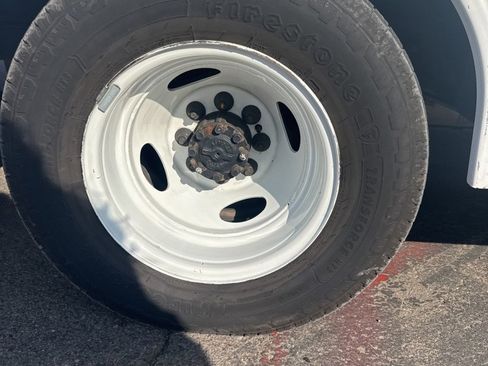 Certified 2022 Ford E-350 and Econoline 350 Super Duty w/ Power Windows & Locks Group image 10