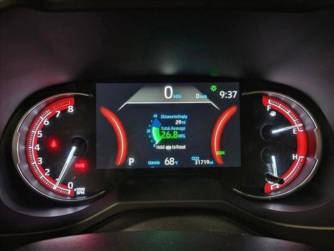 Used 2025 Toyota RAV4 XLE AWD/4WD image 11