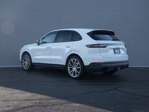 Certified 2023 Porsche Cayenne image 3