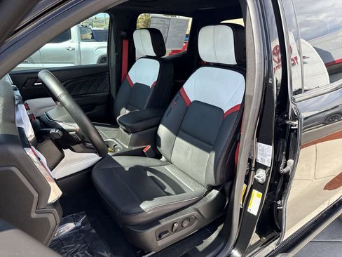 Used 2023 GMC Canyon AT4X AWD/4WD image 11