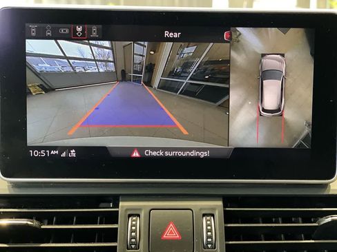 Used 2020 Audi Q5 e Prestige w/ Prestige Package image 20