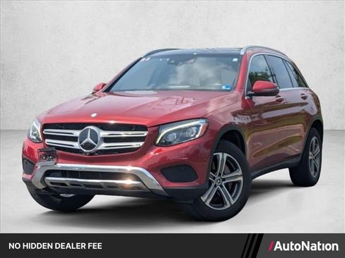 Used 2017 Mercedes-Benz GLC 300 4MATIC image 1
