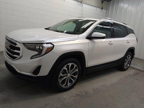 Used 2020 GMC Terrain SLT w/ Preferred Package AWD/4WD image 2