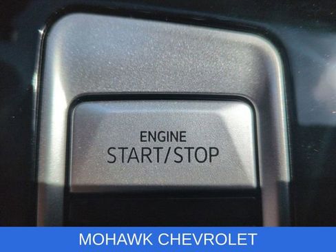 Used 2025 Volkswagen Atlas SEL image 18