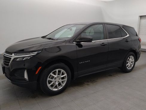 Used 2022 Chevrolet Equinox LT image 2